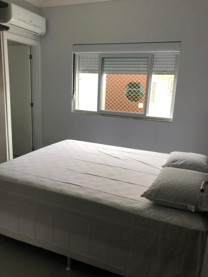 Apto Com Piscina - De Palmas - 303 *